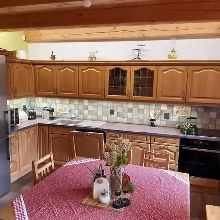 Casa de Férias Farma Mokriny Hronov