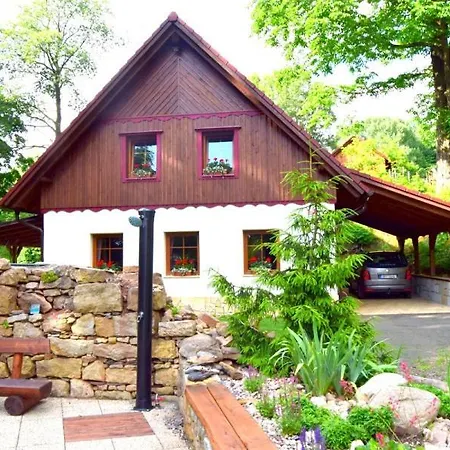 Casa de Férias Farma Mokriny Hronov